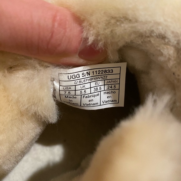 UGG ROMELY BUCKLE LEATHER SUEDE/ SHEEPSKIN BOOTS, WOMEN US 7.5 chestnut - Picture 5 of 6